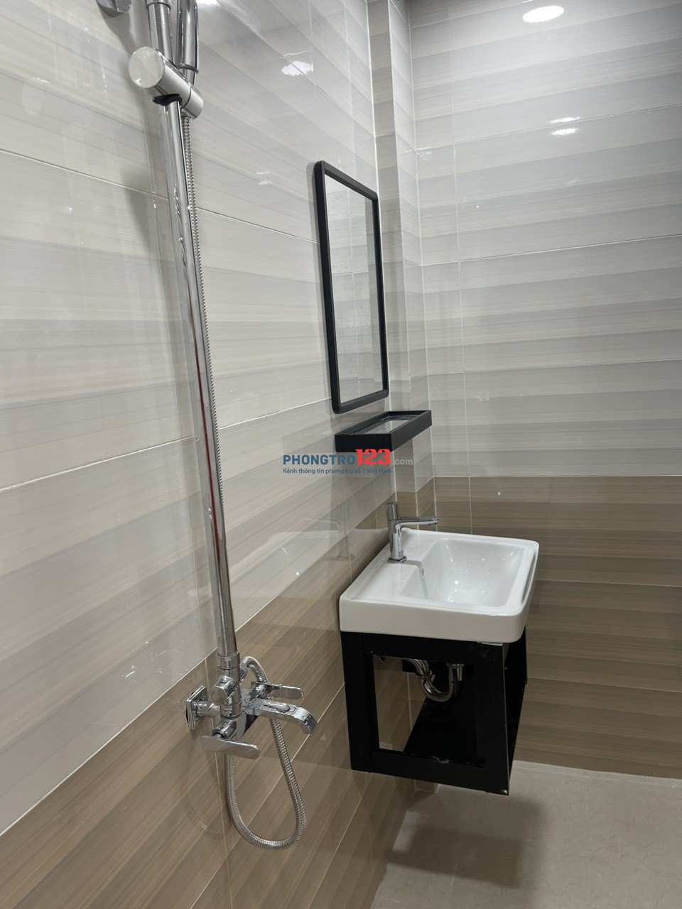 Phòng 14m2 - 20m2, toilet riêng, máy lạnh, Nguyễn Giản Thanh, quận 10.