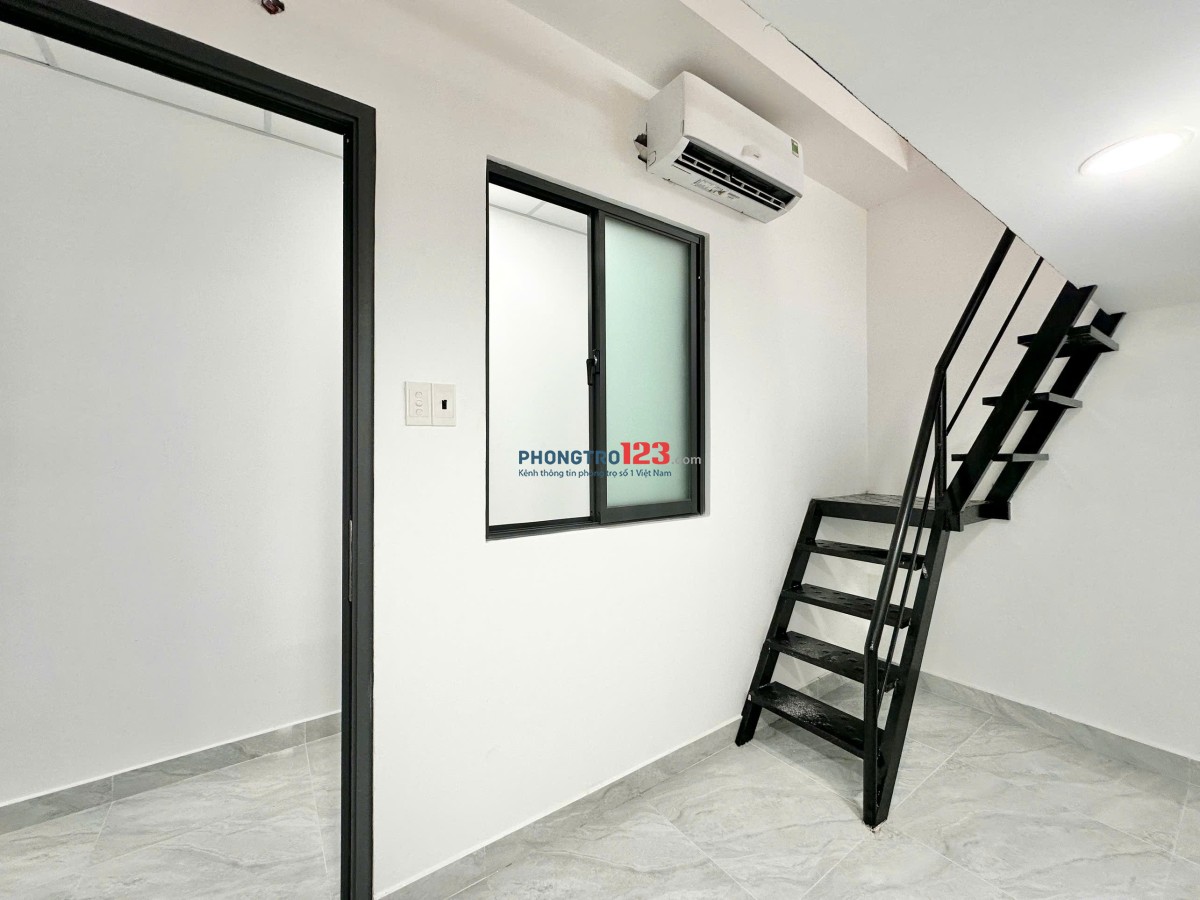 Phòng 20m2 - 3tr, gác lửng, máy lạnh, bếp, ban công/cửa sổ, mặt tiền đường ngay gần CV phần mềm Q.12