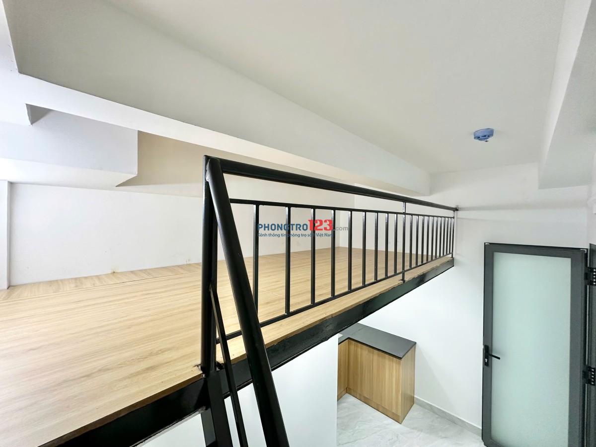 Phòng 20m2 - 3tr, gác lửng, máy lạnh, bếp, ban công/cửa sổ, mặt tiền đường ngay gần CV phần mềm Q.12