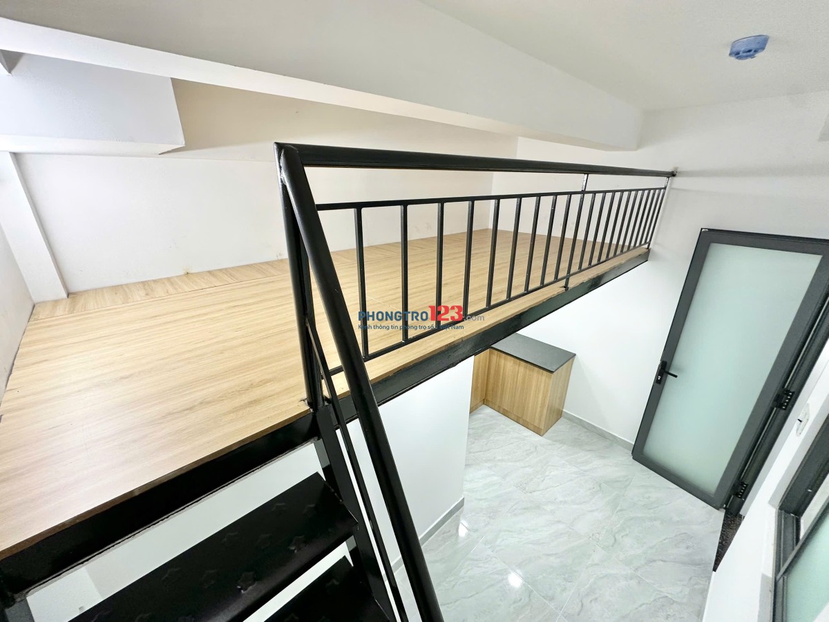 Phòng 20m2 - 3tr, gác lửng, máy lạnh, bếp, ban công/cửa sổ, mặt tiền đường ngay gần CV phần mềm Q.12