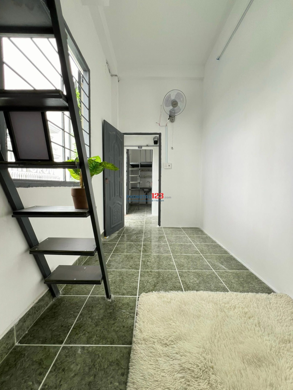 Phòng trọ thoáng mát, cửa sổ rộng, Quận 12