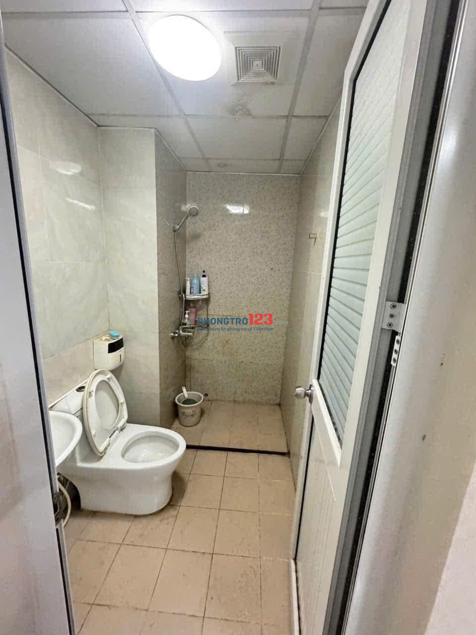 Chung cư Era-useful, Lạc Long Quân, P6, TB: 65m2, 2p ngủ, 2wc 9tr/th