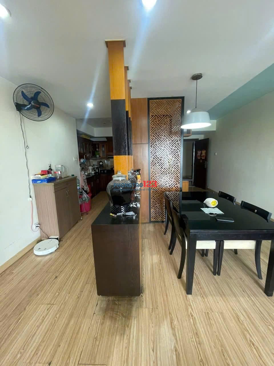 Chung cư Hoa Sen, Lạc Long Quân,Q11: 77m2, 2p ngủ, full NT, 10tr