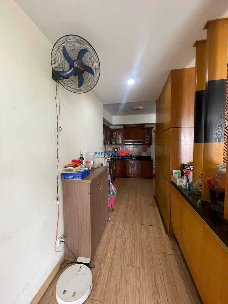 Chung cư Hoa Sen, Lạc Long Quân,Q11: 77m2, 2p ngủ, full NT, 10tr