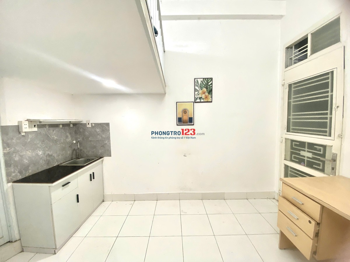 Cho thuê Phòng DUPLEX 30m2 _ Full NT Đầy Đủ Gần Phan Xích Long Và Chợ Bà Chiểu