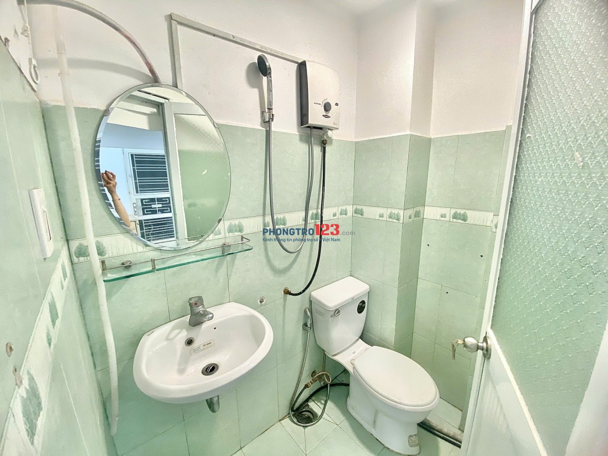 Cho thuê Phòng DUPLEX 30m2 _ Full NT Đầy Đủ Gần Phan Xích Long Và Chợ Bà Chiểu