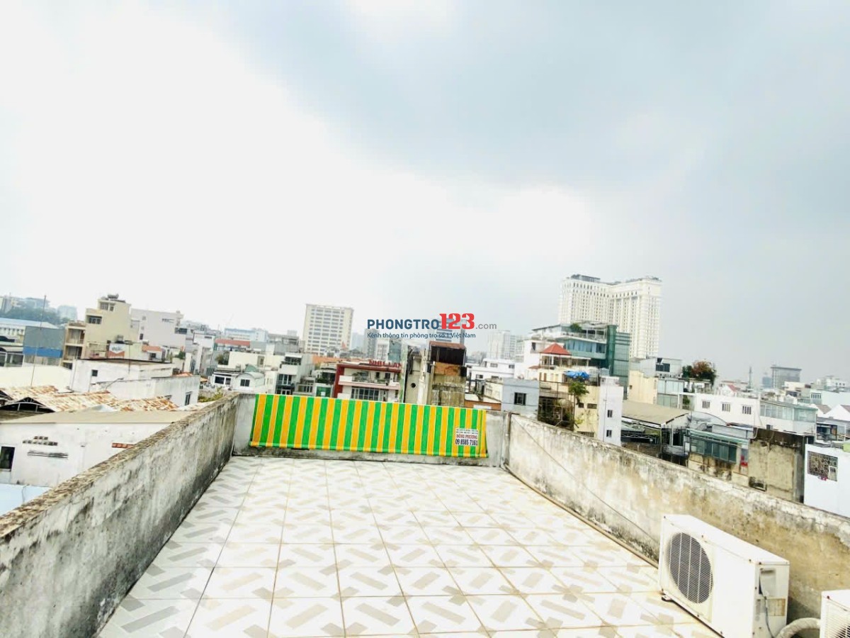 Cho thuê PHÒNG 35m2 ở được 3-4 người (ban công thoáng mát), Full Nội Thất, thang máy, Trung tâm Q1