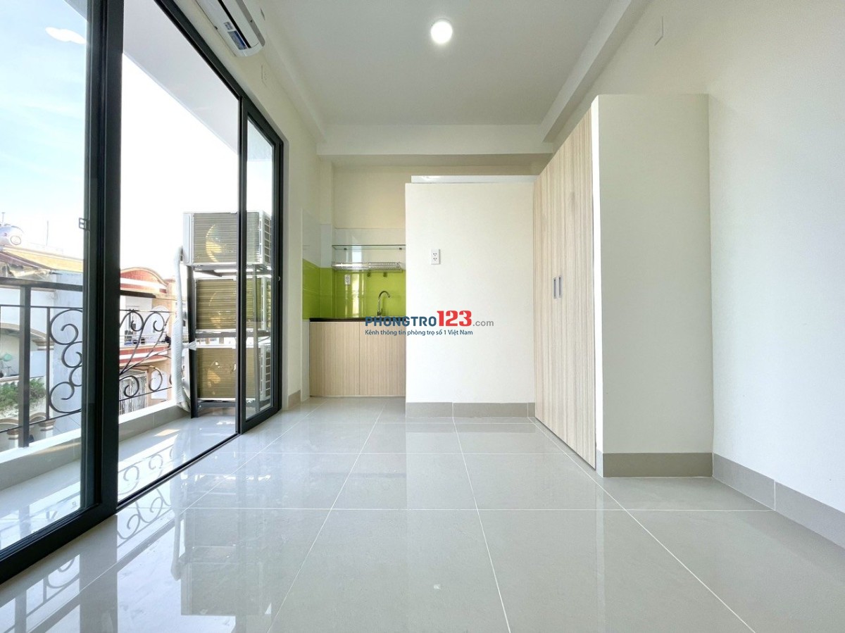 BAN CÔNG MỚI XÂY ĐẦY ĐỦ TIỆN NGHI, NGAY CÔNG VIÊN THỎ TRẮNG
