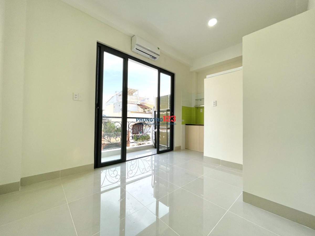 BAN CÔNG MỚI XÂY ĐẦY ĐỦ TIỆN NGHI, NGAY CÔNG VIÊN THỎ TRẮNG