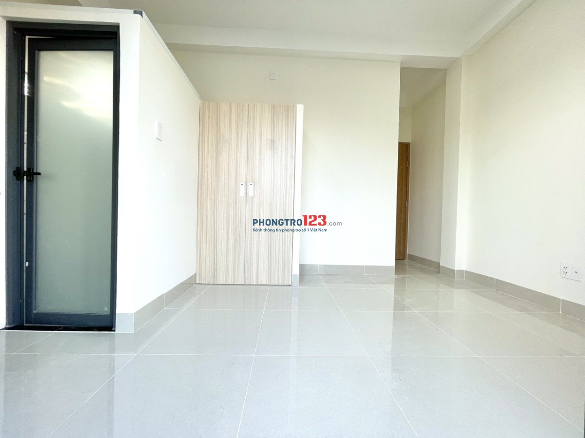 BAN CÔNG MỚI XÂY ĐẦY ĐỦ TIỆN NGHI, NGAY CÔNG VIÊN THỎ TRẮNG
