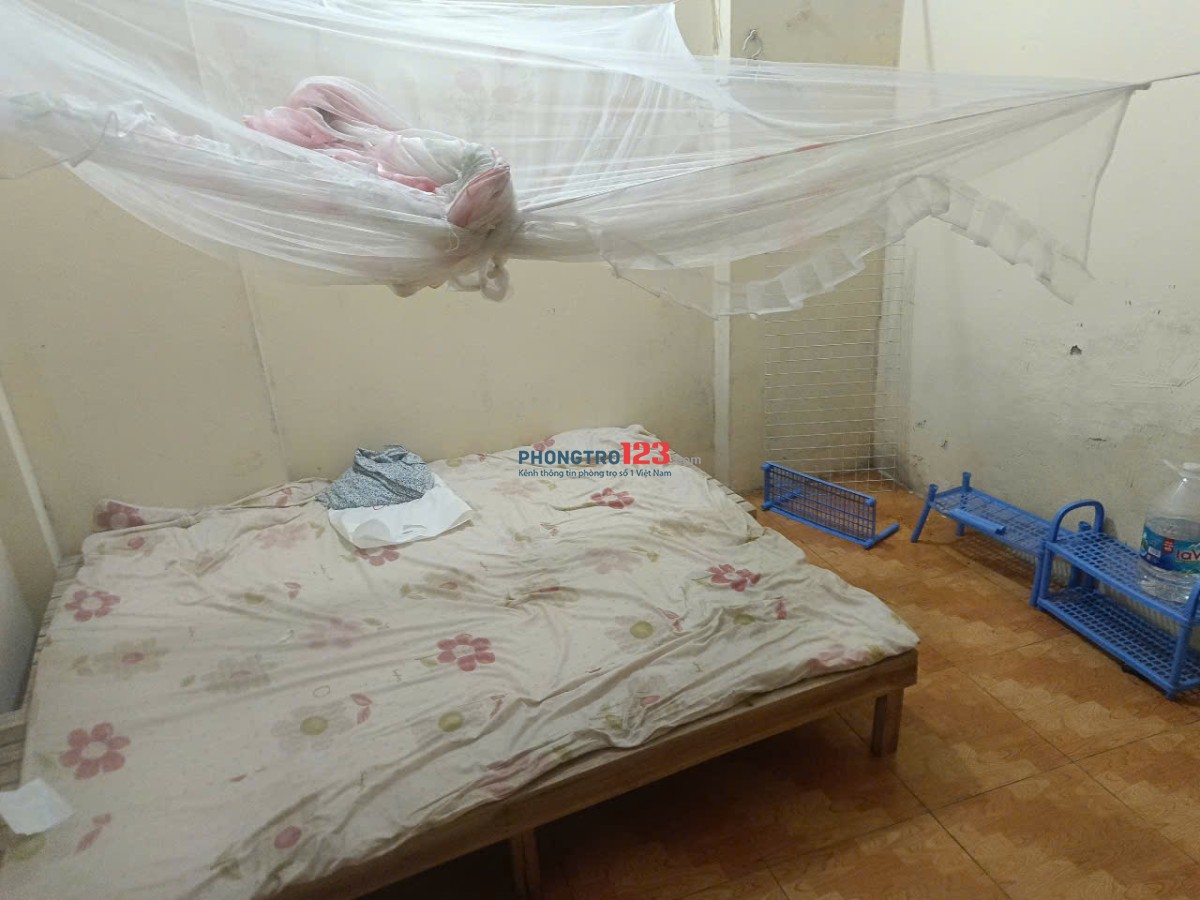 Cho thuê phòng khép kín 20m2 Lạc Long Quân, HN