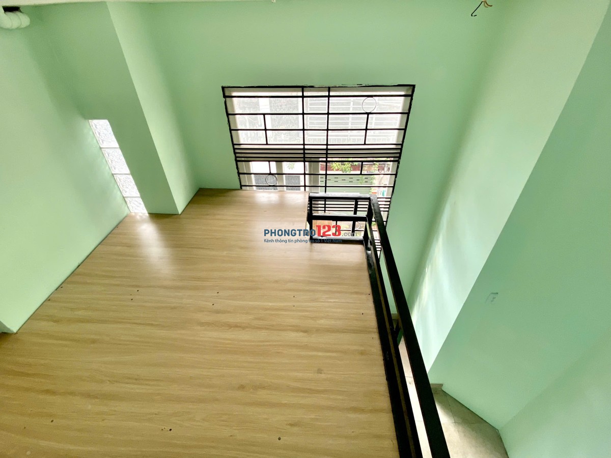 Phòng có gác_cửa sổ_Gần ngay công viên gia định,Sân bay "Tân Sơn Nhất"