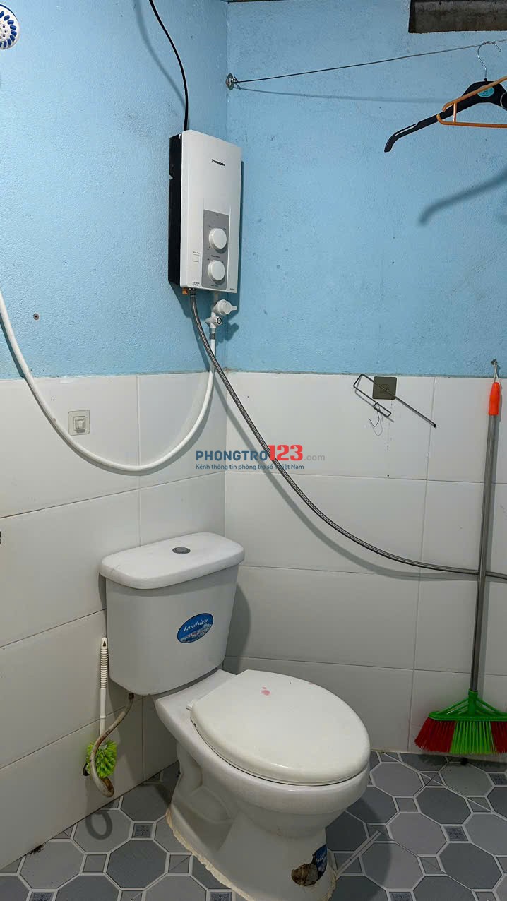 Cho thuê nhà cấp 4 nhỏ 24m2, thoáng đãng, wifi miễn phí, đường 2 ô tô tránh nhau, có nơi đậu ô tô