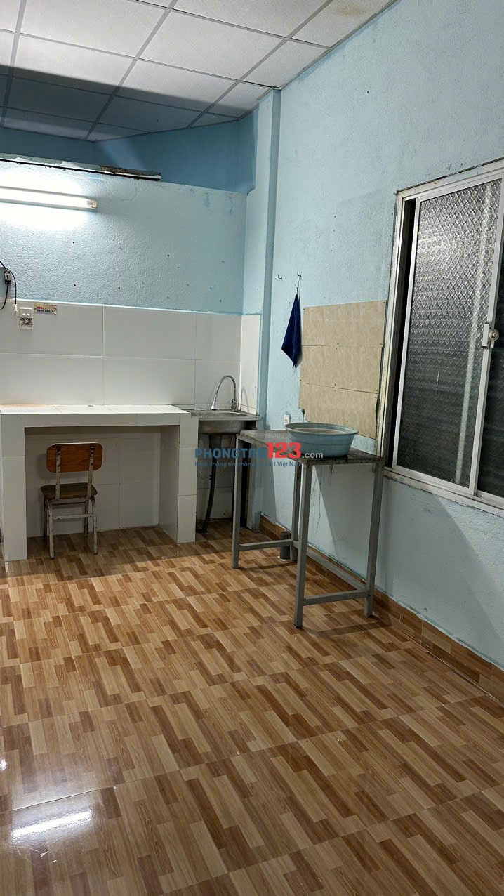 Cho thuê nhà cấp 4 nhỏ 24m2, thoáng đãng, wifi miễn phí, đường 2 ô tô tránh nhau, có nơi đậu ô tô