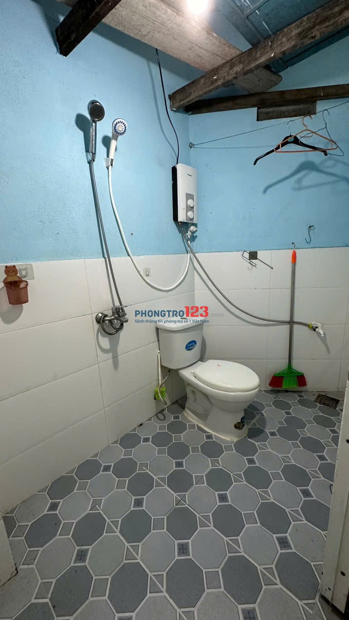 Cho thuê nhà cấp 4 nhỏ 24m2, thoáng đãng, wifi miễn phí, đường 2 ô tô tránh nhau, có nơi đậu ô tô
