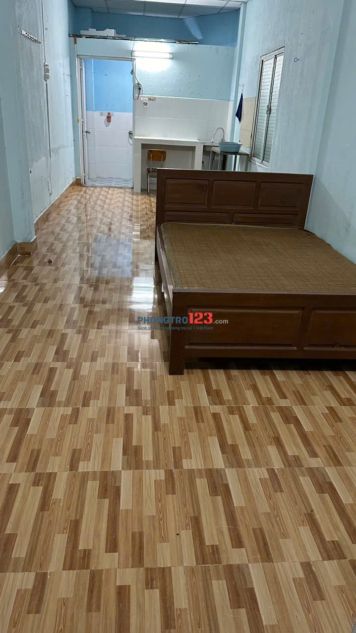 Cho thuê nhà cấp 4 nhỏ 24m2, thoáng đãng, wifi miễn phí, đường 2 ô tô tránh nhau, có nơi đậu ô tô