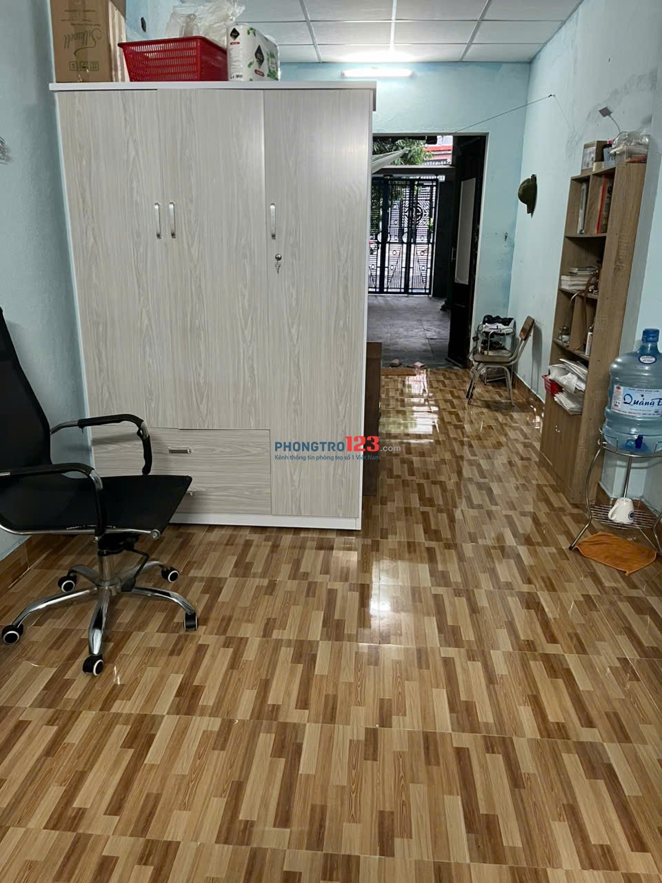 Cho thuê nhà cấp 4 nhỏ 24m2, thoáng đãng, wifi miễn phí, đường 2 ô tô tránh nhau, có nơi đậu ô tô