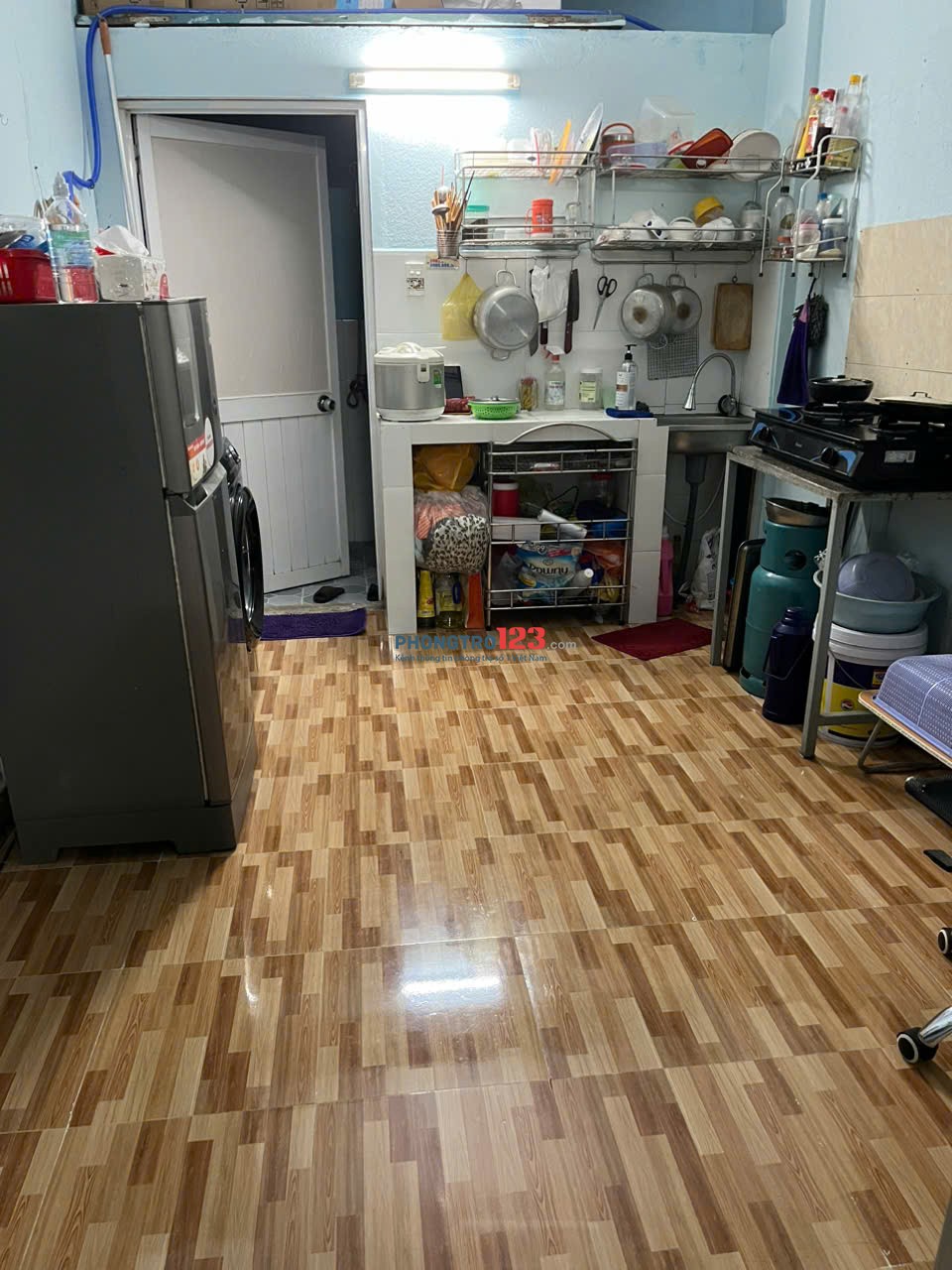 Cho thuê nhà cấp 4 nhỏ 24m2, thoáng đãng, wifi miễn phí, đường 2 ô tô tránh nhau, có nơi đậu ô tô