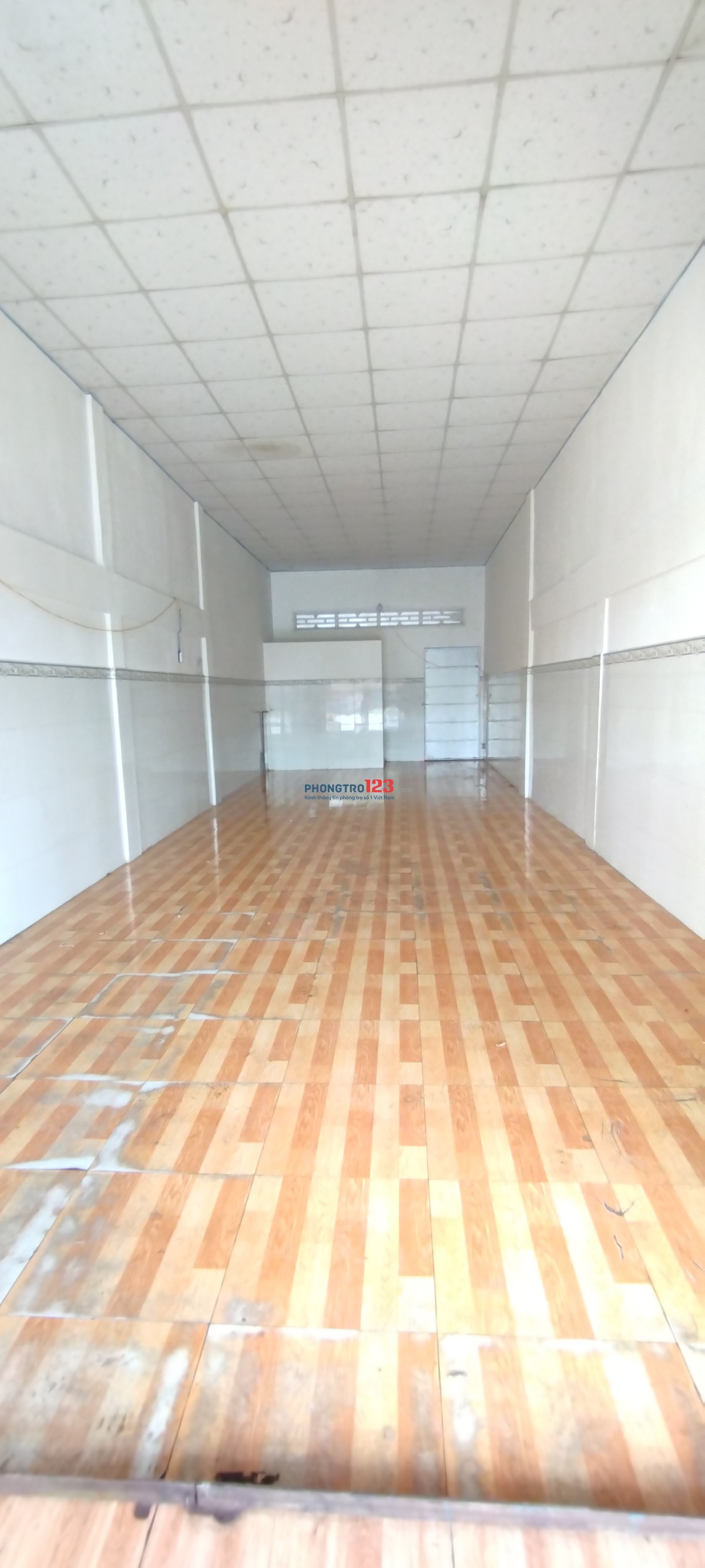 Cho thuê nhà mặt tiền mặt bằng kinh doanh QL1A khu vực ngã 4 trung tâm đông đúc thành phố Vĩnh Long
