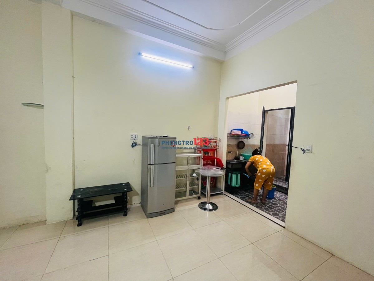 Dư 1 Phòng trọ 35m2 Hiệp Bình Phước, Thủ Đức . Có thể vào ở luôn