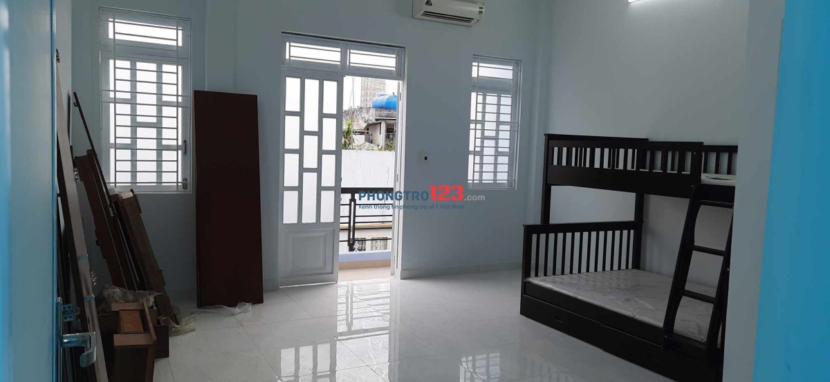 Phòng ban công, HXH Nguyễn Văn Đậu, P.6, q. Bình Thạnh