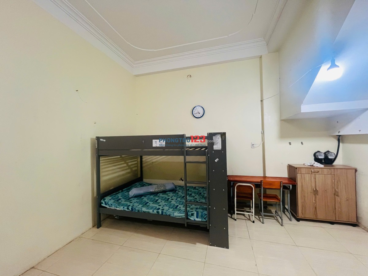 Dư 1 Phòng trọ 35m2 Hiệp Bình Phước, Thủ Đức . Có thể vào ở luôn