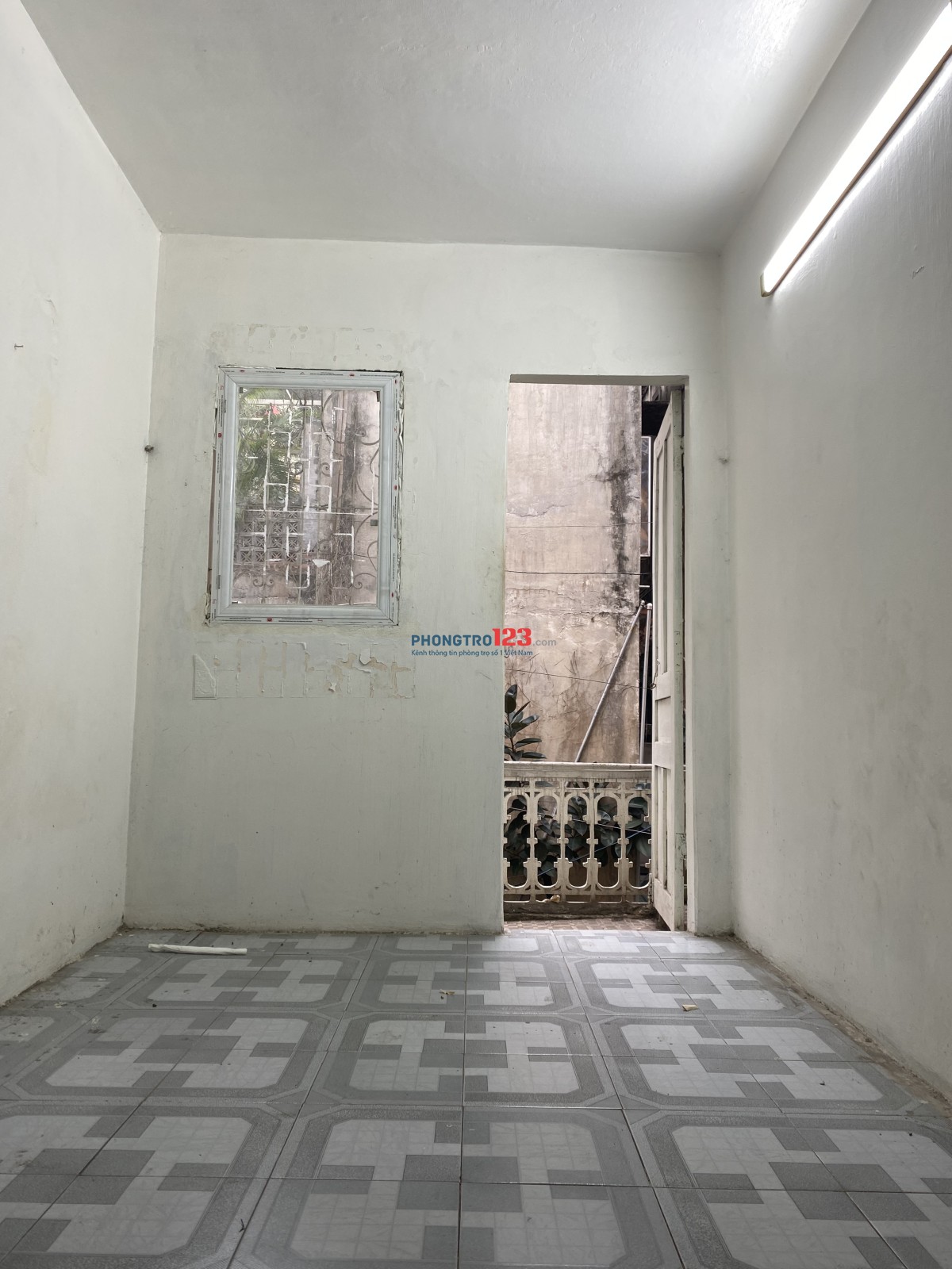 Cho thuê nhà nguyên căn quận Hoàn Kiếm, giá chỉ 6 triệu/tháng (hình thật nhé!)