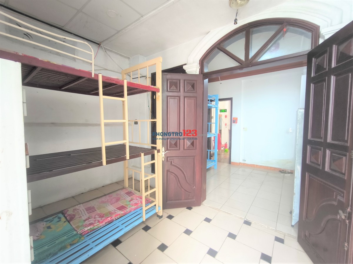 Kí Túc Xá Giá Rẻ 1000k/Tháng Cạnh Công Viên Hoàng Văn Thụ
