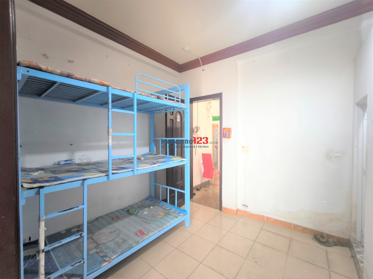 Kí Túc Xá Giá Rẻ 1000k/Tháng Cạnh Công Viên Hoàng Văn Thụ