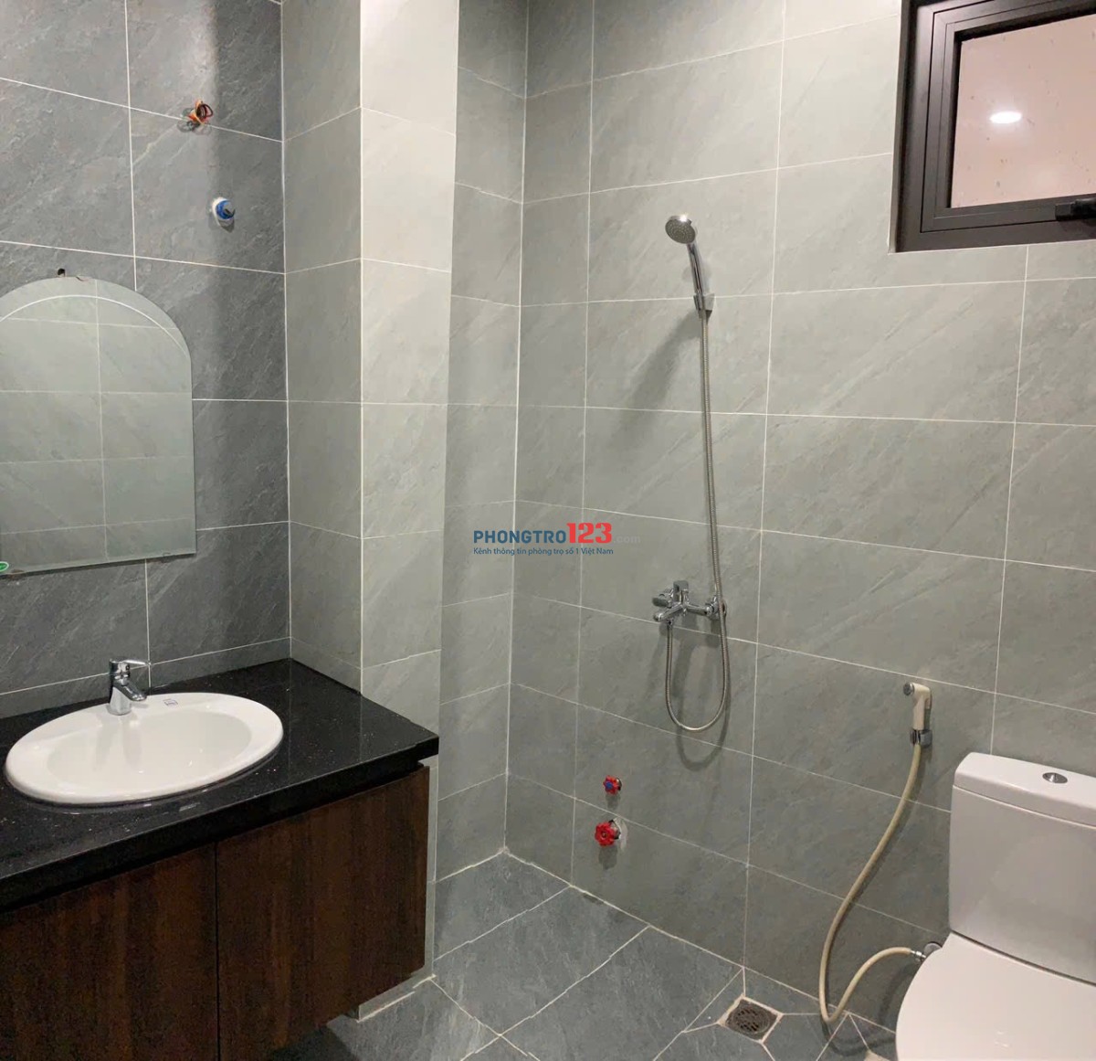 CĂN HỘ 45m2 TRUNG TÂM Q10, Q3, HẺM XE HƠI VÀO TẬN NHÀ