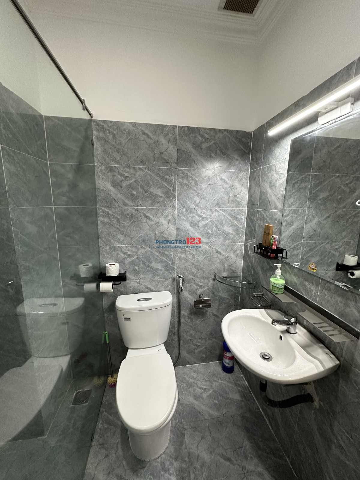 Phòng cửa sổ thoáng ngay sau UBND Quận 2