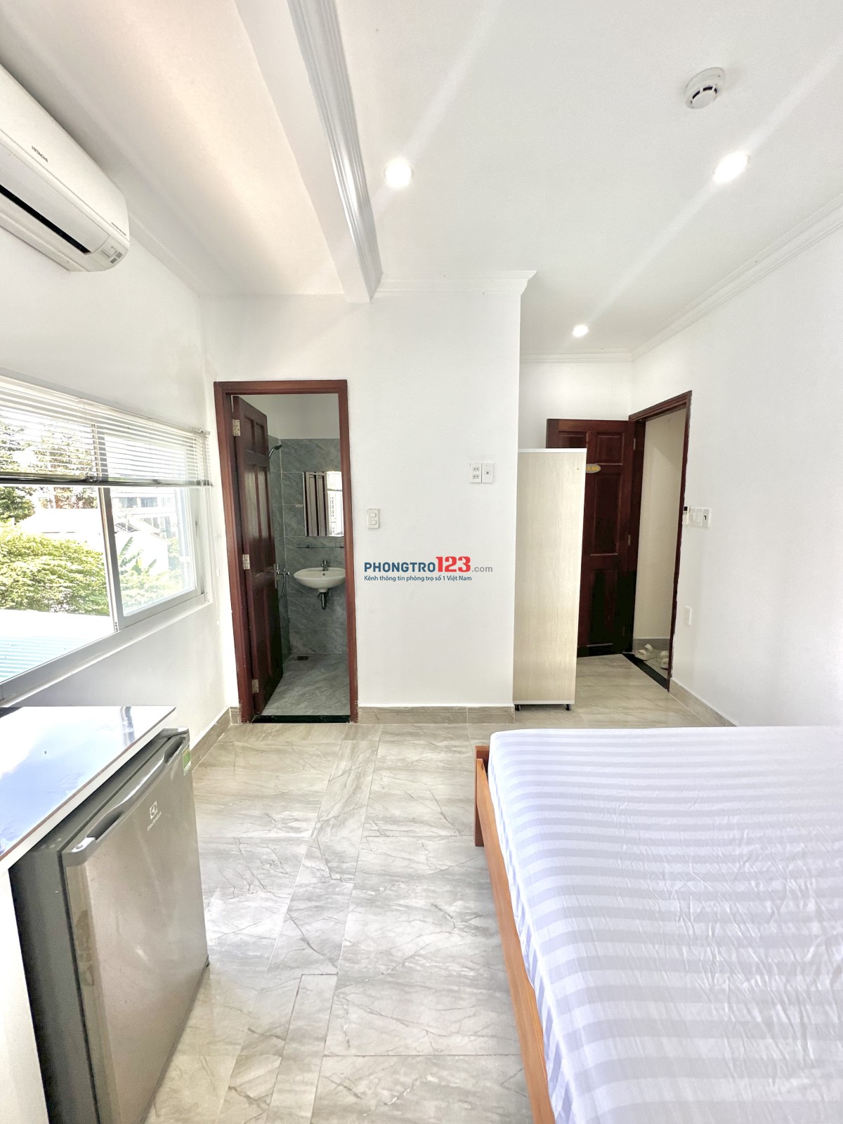 Phòng cửa sổ thoáng ngay sau UBND Quận 2