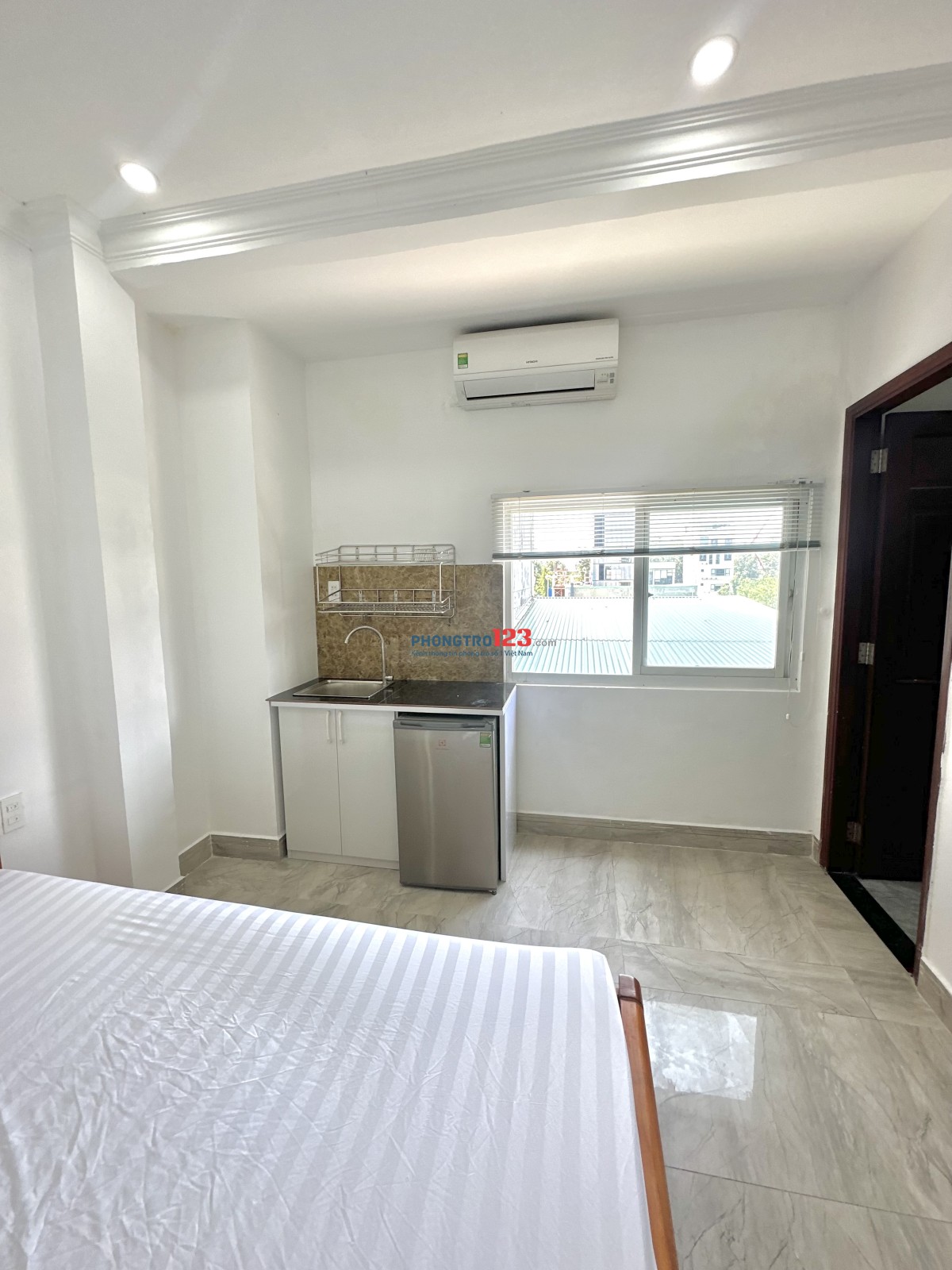 Phòng cửa sổ thoáng ngay sau UBND Quận 2