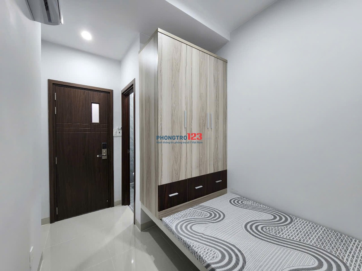 Phòng full nội thất, an ninh, cách The Flemington 500m. Phù hợp cho 1 người ở