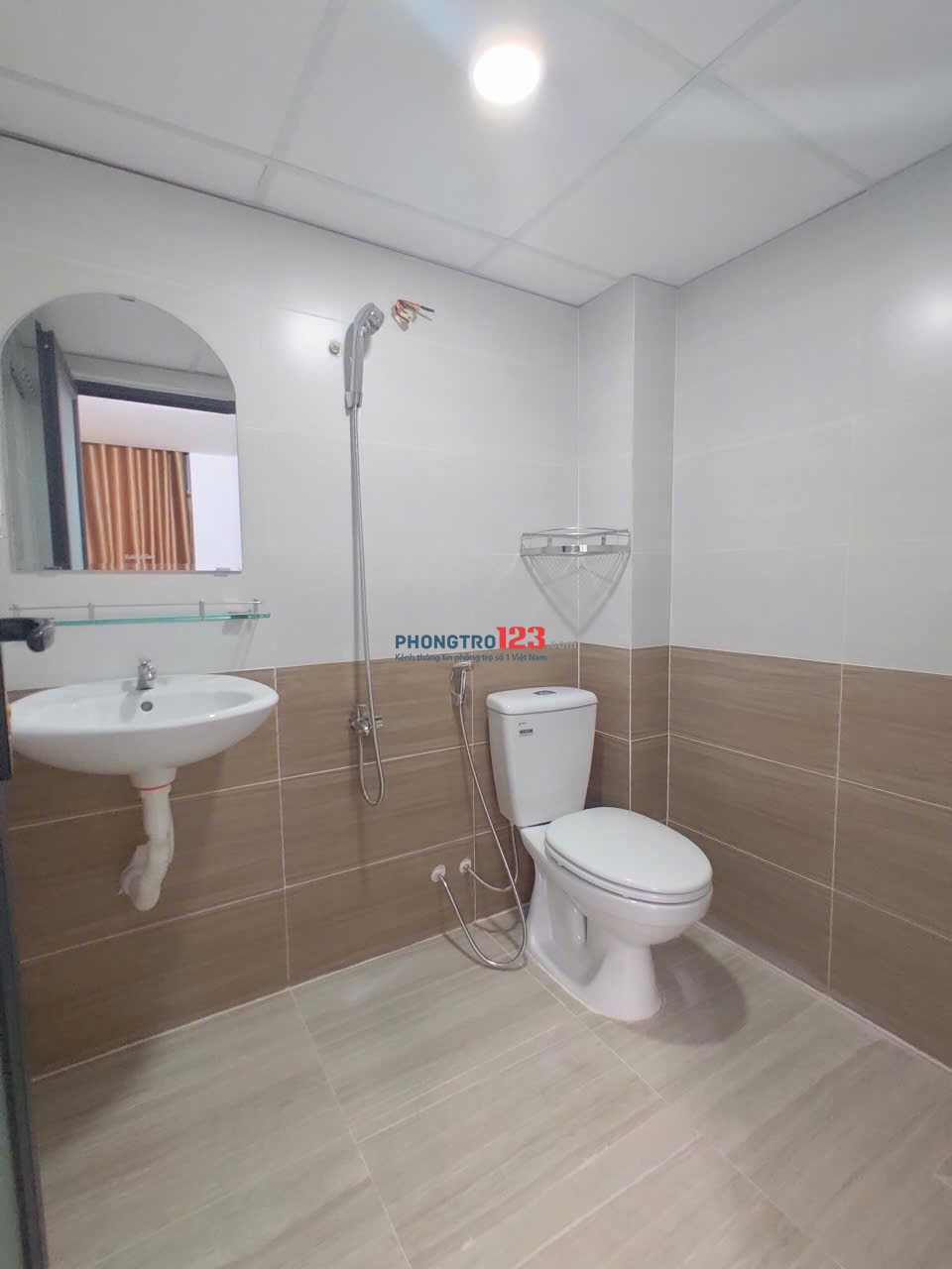Phòng Trọ Full Nội Thất Có Gác Tại Nguyễn Gia Trí Gần Hutech, Ngoại Thương, GTVT, Ngã Tư Hàng Xanh
