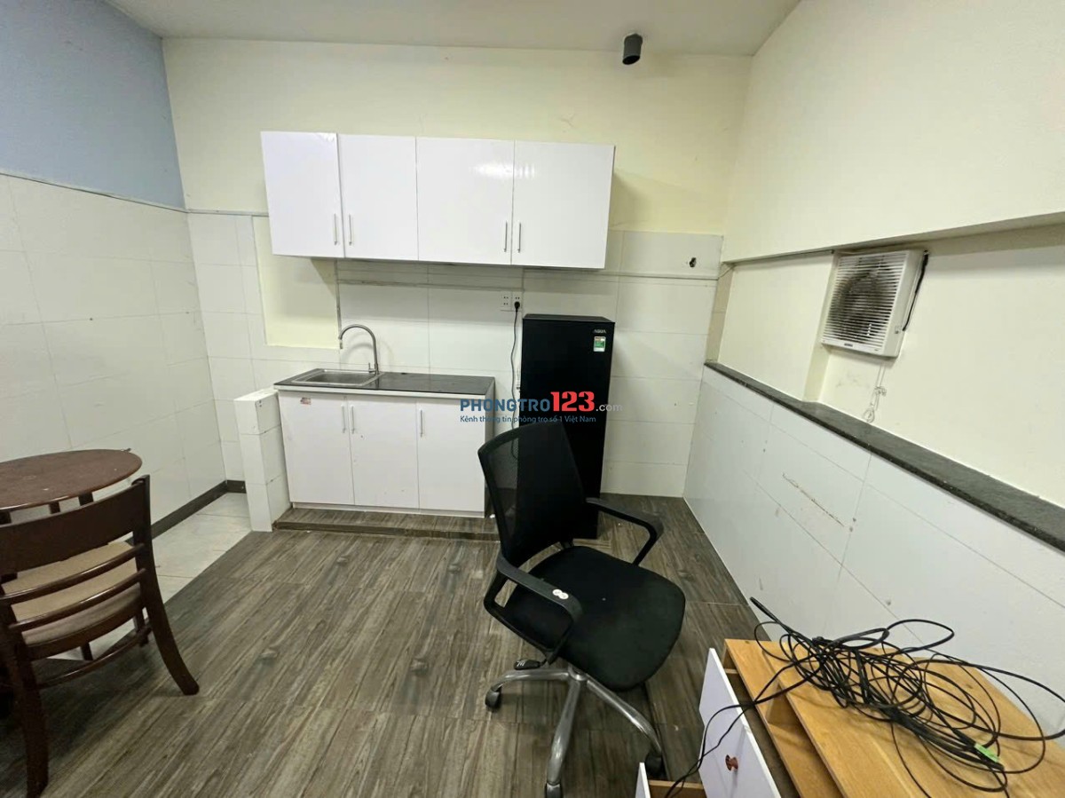 Cho Thuê Căn Hộ 2PN Rộng 50m2 - Khu Trung Tâm Phan Xích Long - Có Máy Giặt Riêng Và Sấy