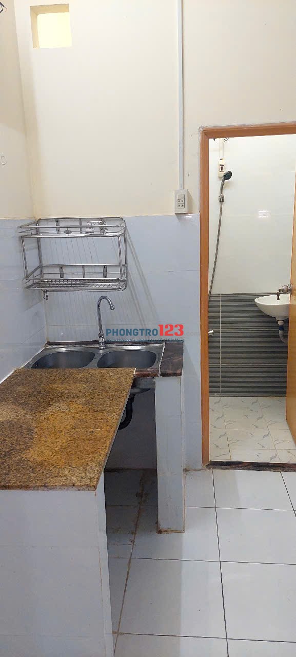 Phòng trọ trịnh đình trọng, ngã tư Âu Cơ Lạc Long Quân