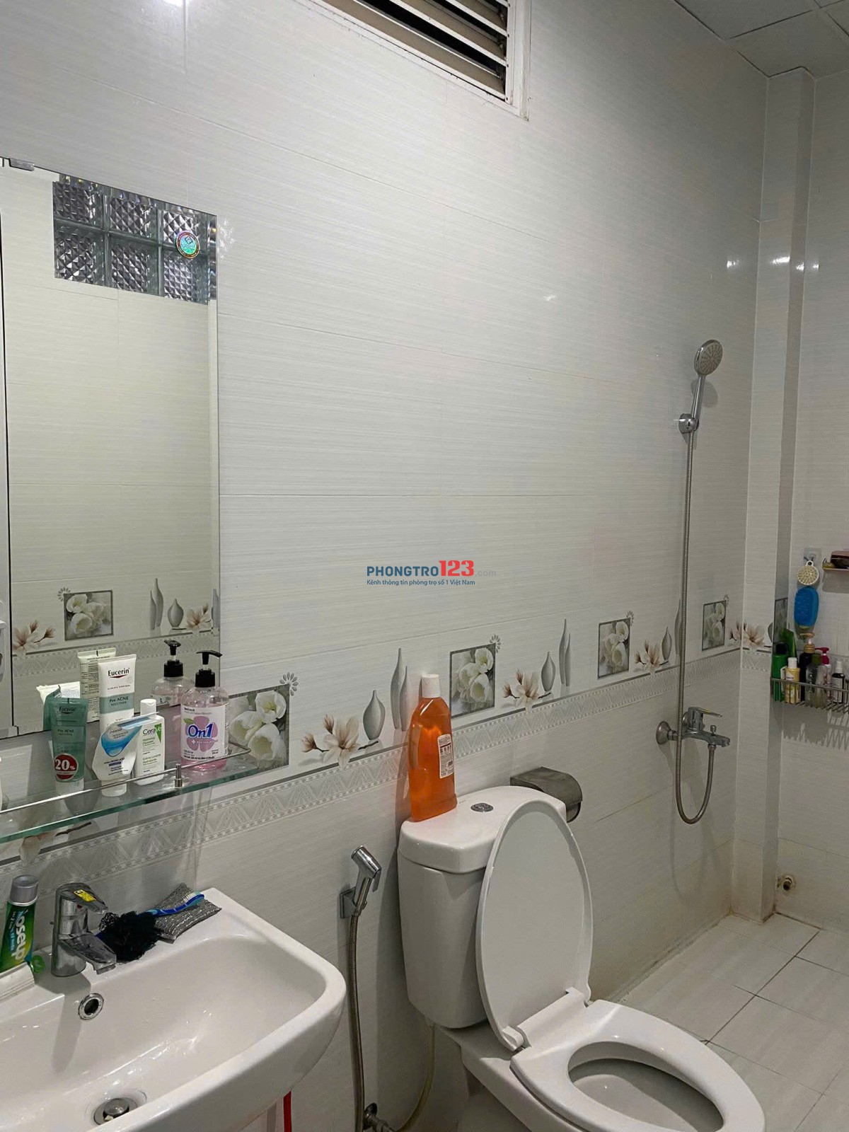 Tìm bạn cùng phòng nữ ở ghép nhà full nội thất, giá ở ghép 1,83 triệu tiền phòng 1 người