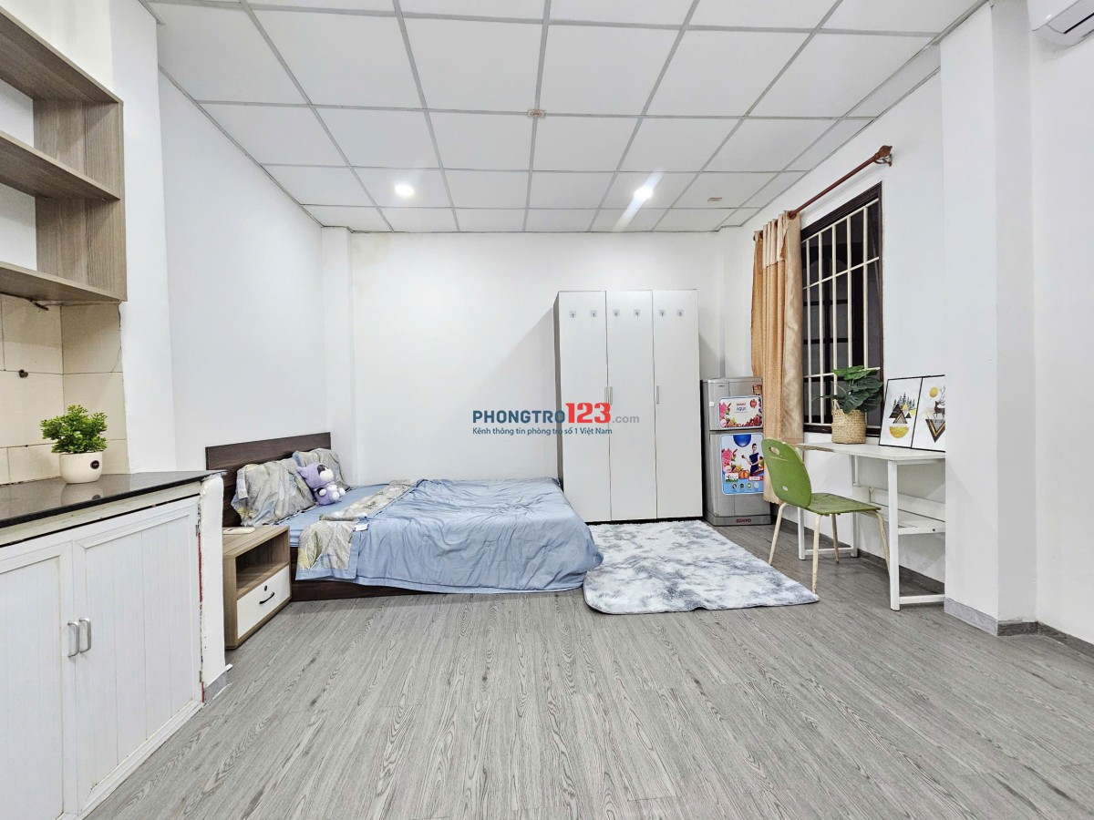 Phòng Full Nội Thất 30m2 Có Thang Máy Đường Chu Văn An Gần Chợ Bà Chiểu Ngã Tư Hàng Xanh Hutech FTU