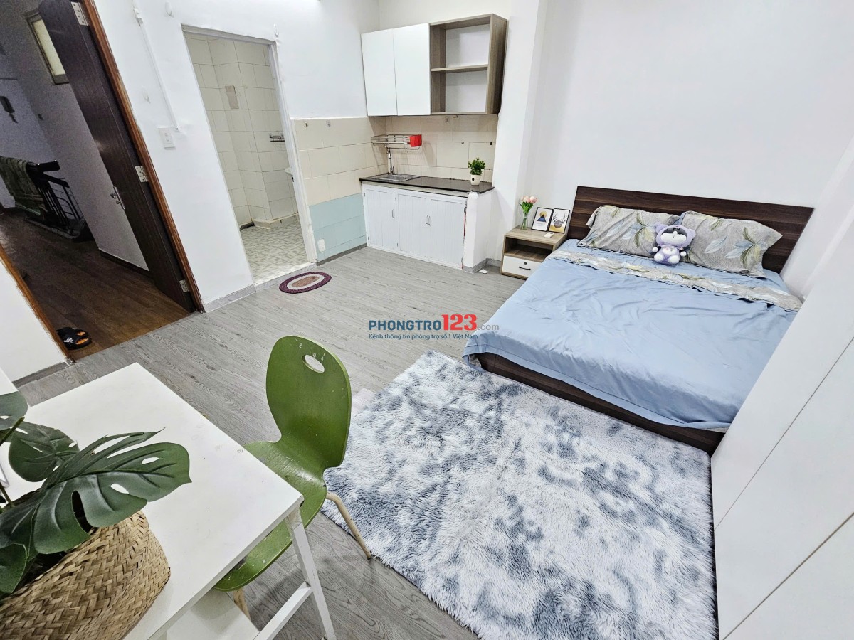 Phòng Full Nội Thất 30m2 Có Thang Máy Đường Chu Văn An Gần Chợ Bà Chiểu Ngã Tư Hàng Xanh Hutech FTU