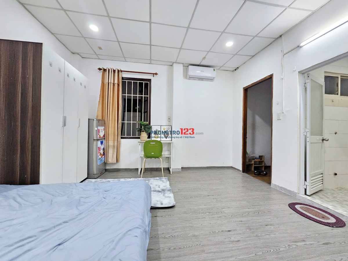 Phòng Full Nội Thất 30m2 Có Thang Máy Đường Chu Văn An Gần Chợ Bà Chiểu Ngã Tư Hàng Xanh Hutech FTU