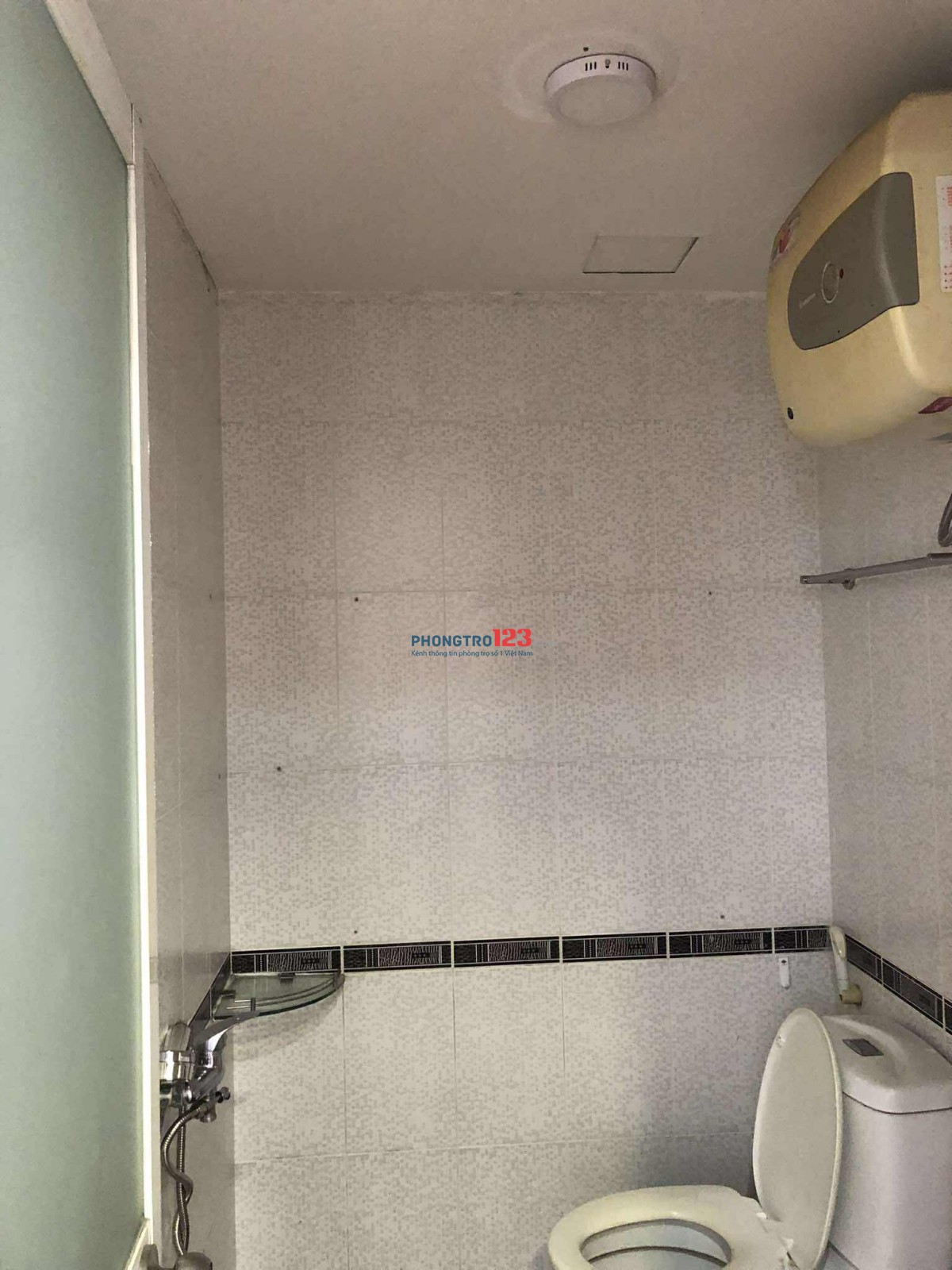 Cho thuê Căn hộ Hồng Lĩnh Plaza H.Bình Chánh, Dt : 81 m2, 2PN, 2WC, Giá : 9.5 tr/th,