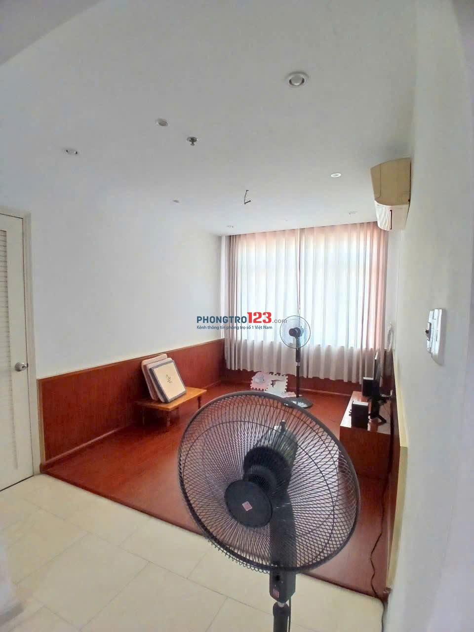 Chung cư Âu Cơ Tower, Âu Cơ, TP: 85m2, 2p ngủ rộng, ban công, 10tr5/th.