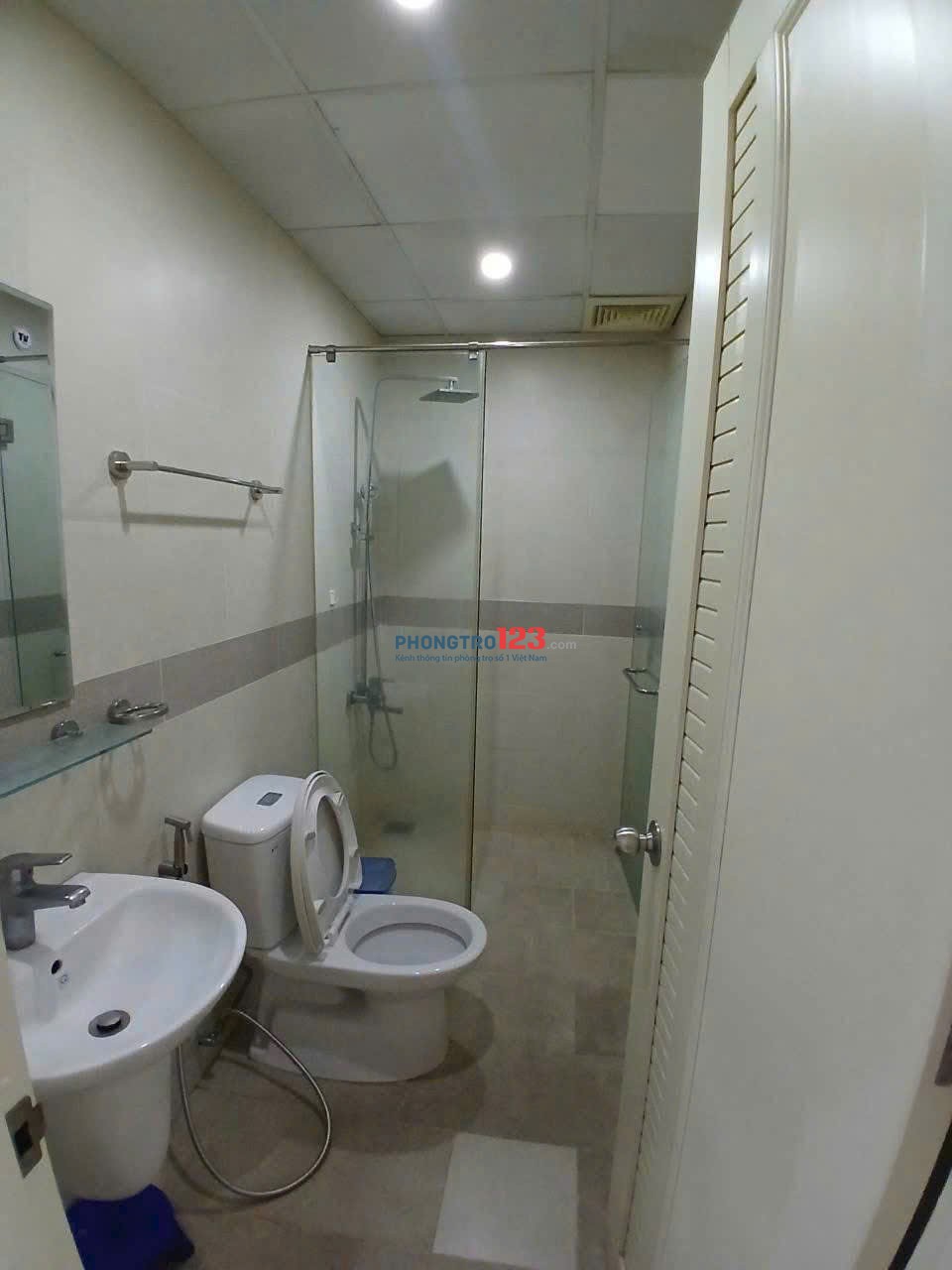 Chung cư Âu Cơ Tower, Âu Cơ, TP: 85m2, 2p ngủ rộng, ban công, 10tr5/th.