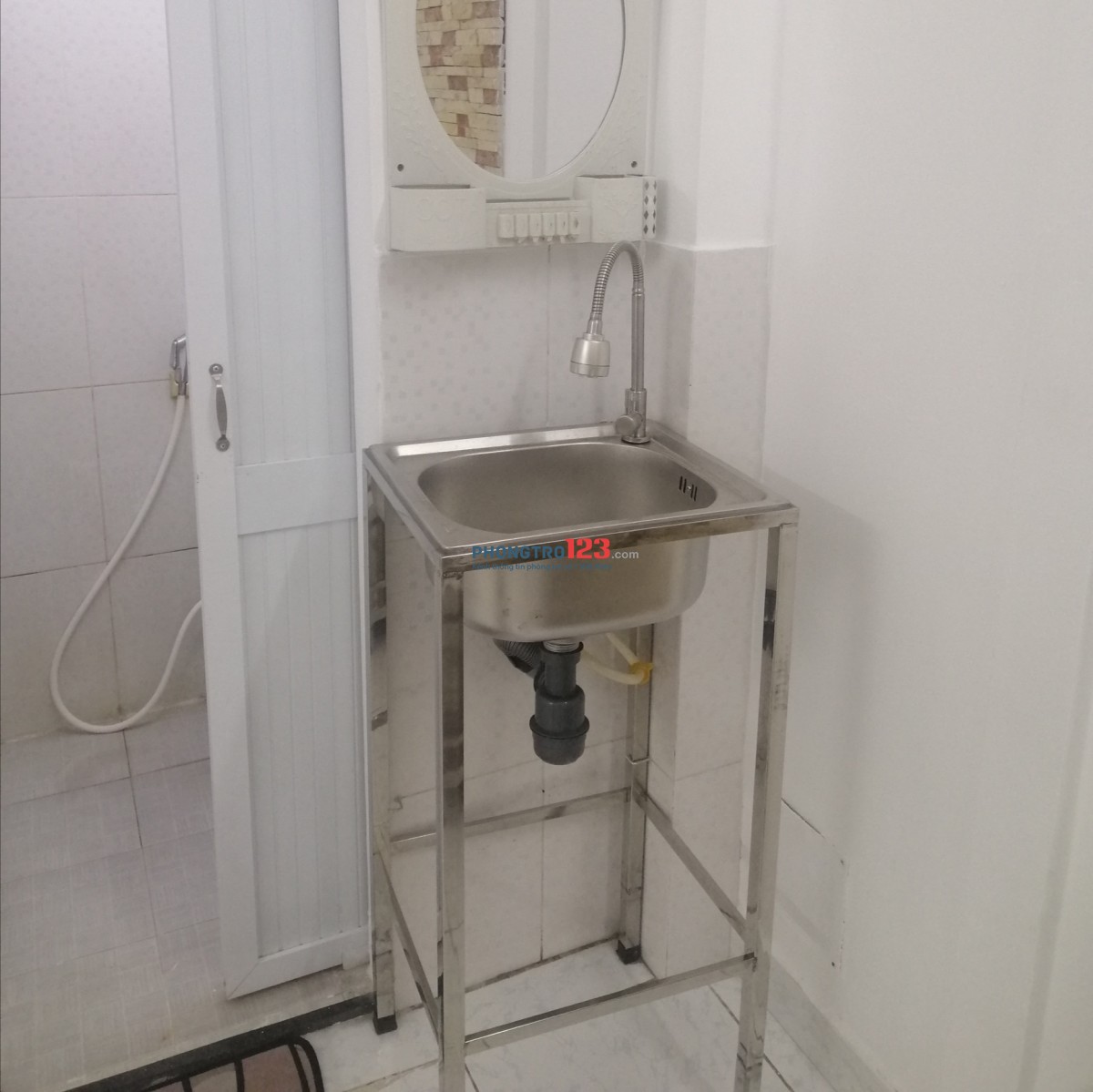 Thuê phòng 1 người nữ trung tâm quận 10, đối diện nhà thi đấu Phú Thọ.
