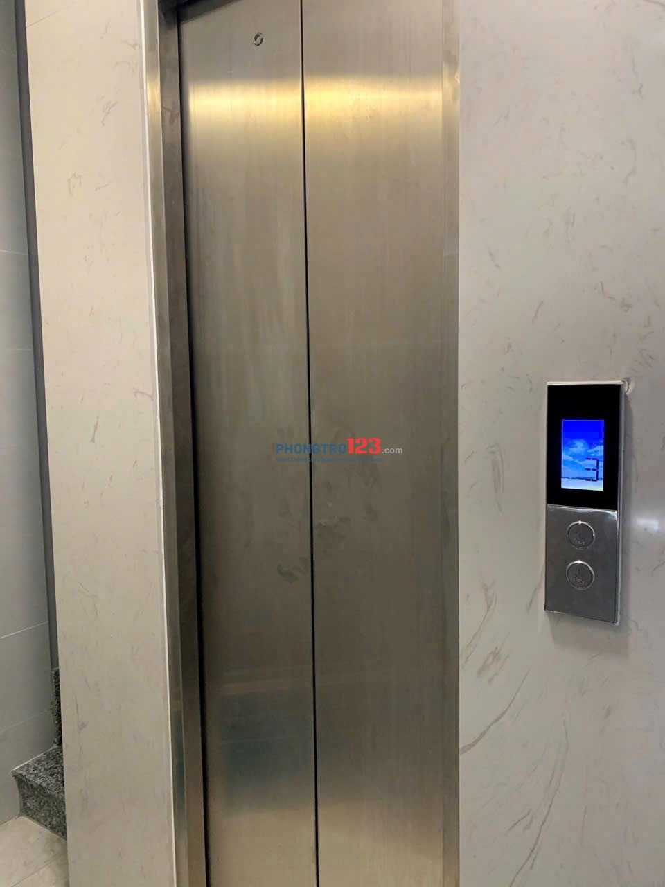Cho Thuê Căn Hộ Full Nội Thất Cao Cấp, Cửa Sổ Trời - Nhà Thang Máy - Khu Vực Phan Xích Long