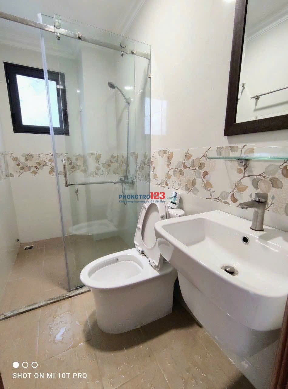 Cho Thuê Căn Hộ Full Nội Thất Cao Cấp, Cửa Sổ Trời - Nhà Thang Máy - Khu Vực Phan Xích Long