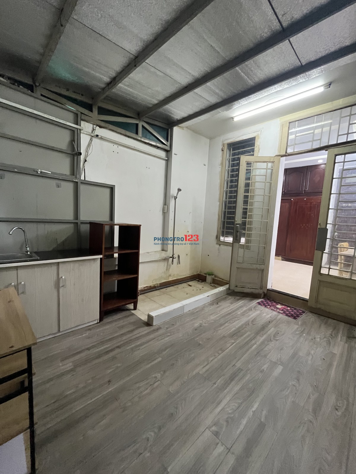 1PN TÁCH BẾP CỬA SỔ 451 HAI BÀ TRƯNG Q.3, GẦN CẦU KIỆU,ĐỐI DIỆN Q.1