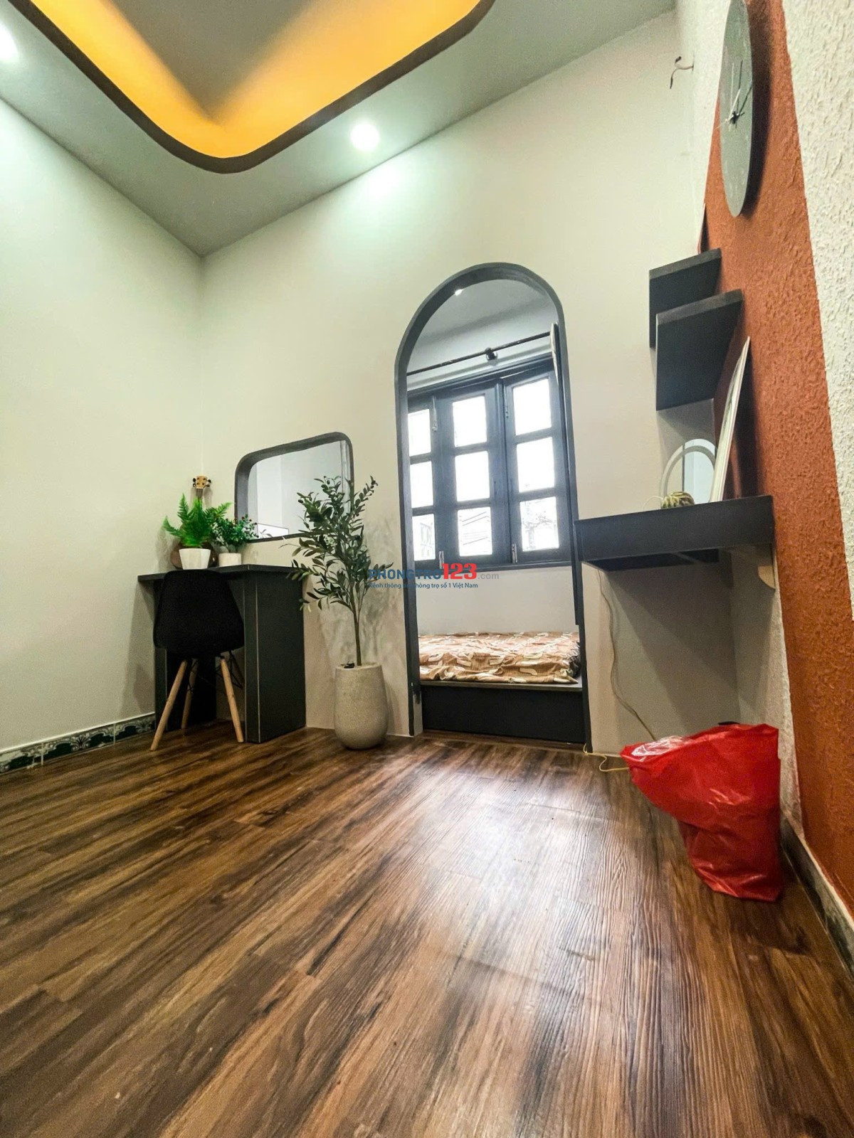 Phòng Bình Thạnh Tách Bếp, Cửa Sổ Siêu Thoáng gần Ngã Tư Hàng Xanh giá siêu rẻ chỉ 5tr