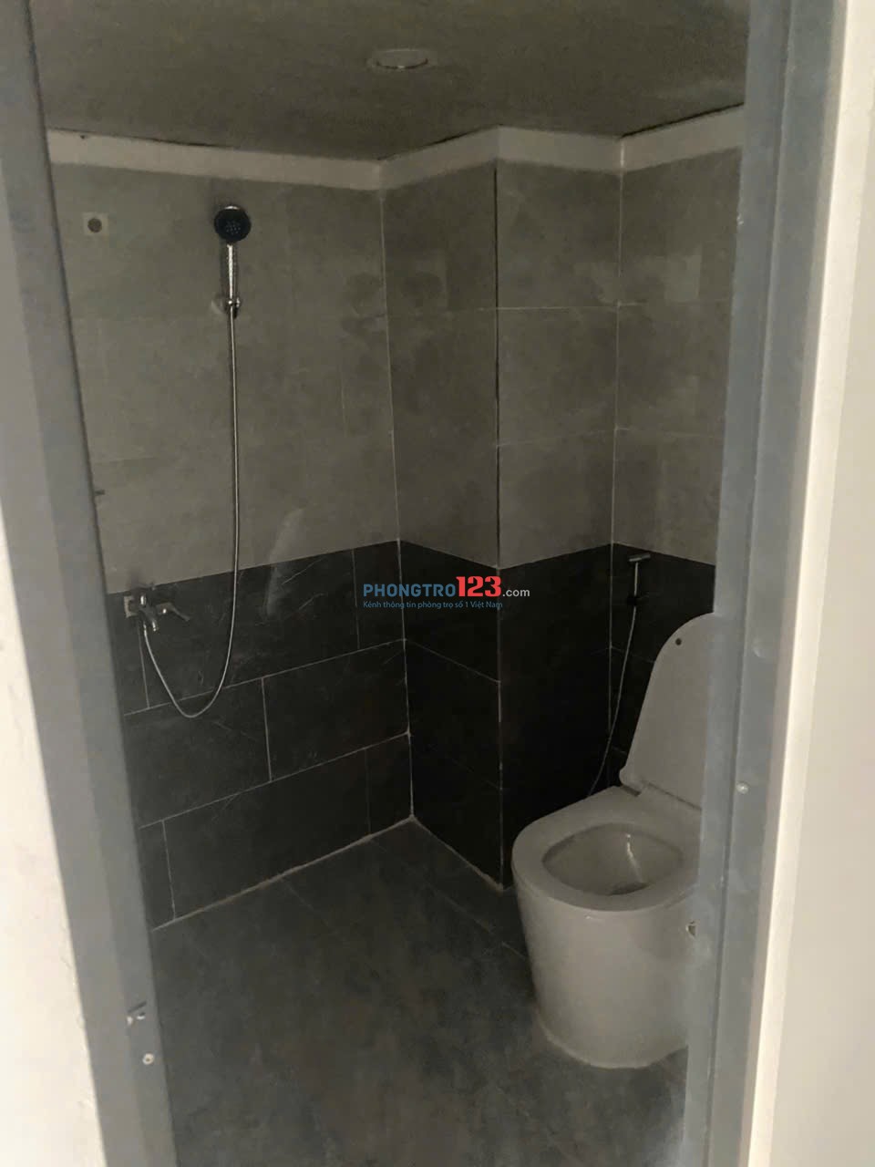 TÌM NGƯỜI PASS TR. Giá phòng: 3.500.000đ/tháng (chia 2)